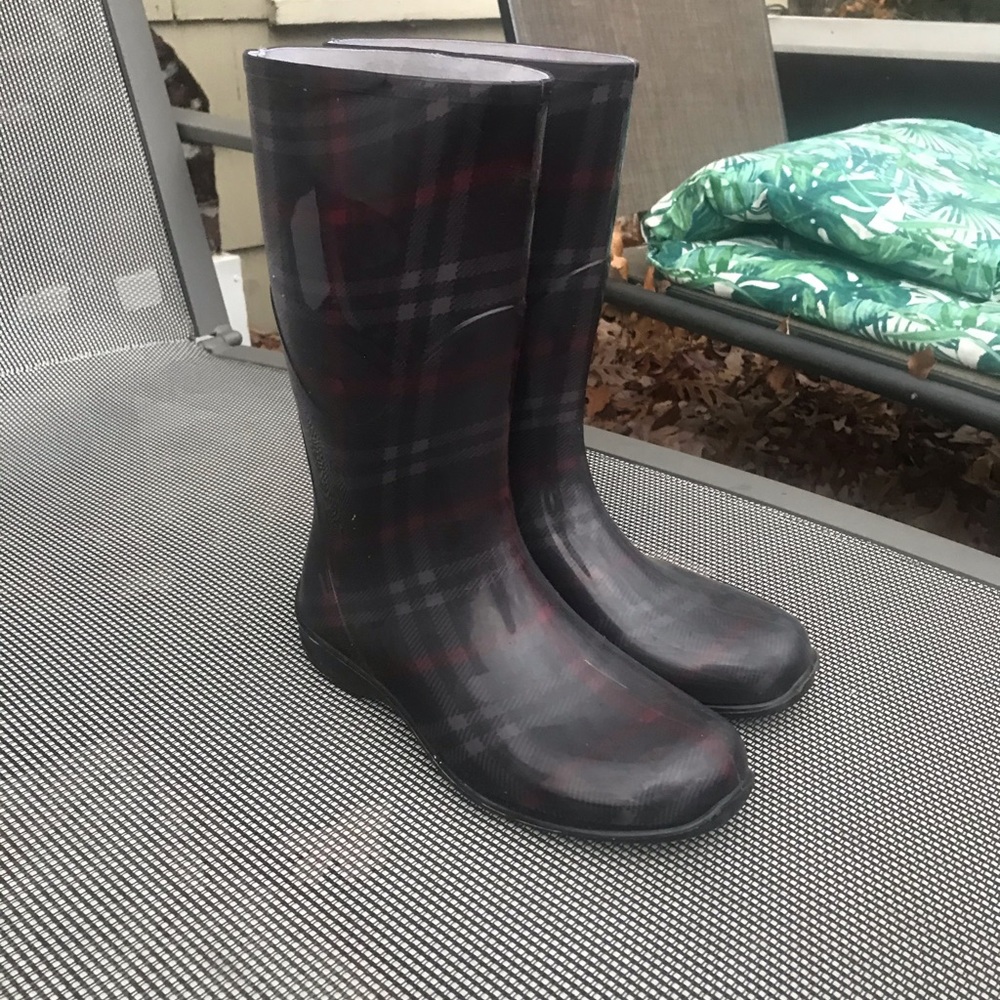 Rain boots 12 inches in height